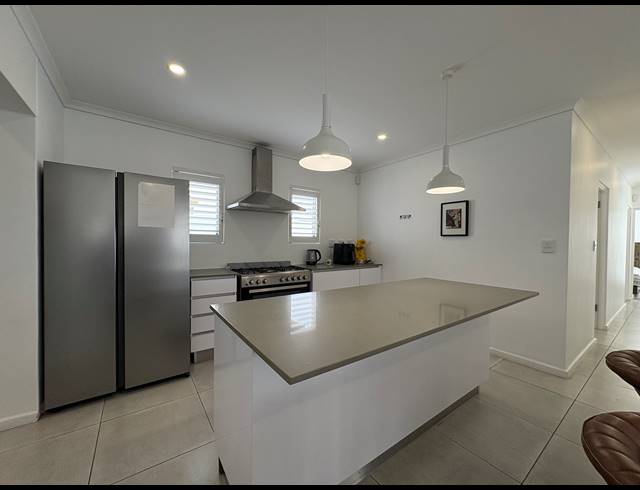 3 BEDROOM HOUSE FOR SALE IN SANDOWN